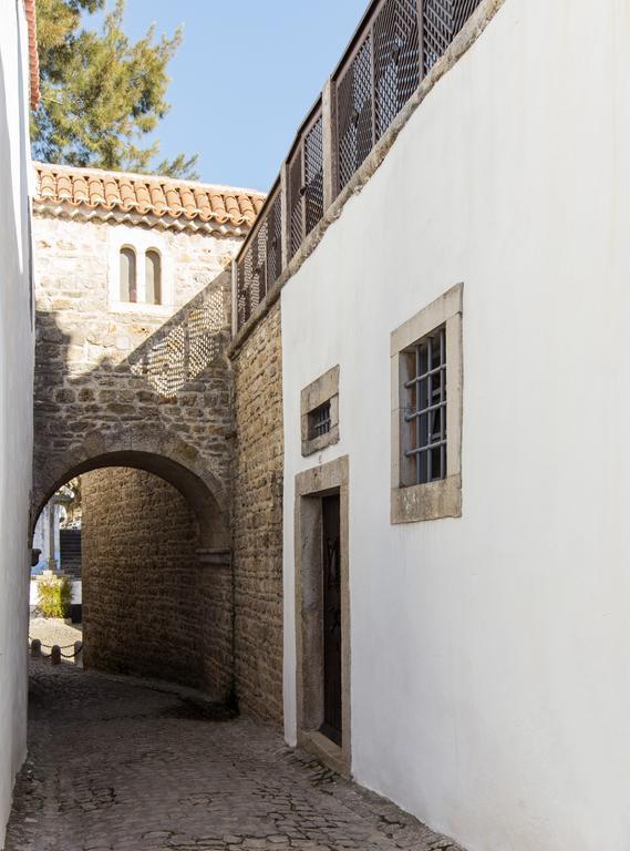 فندق Torre De Maneys Óbidos المظهر الخارجي الصورة